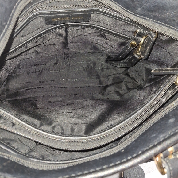 Michael Kors Jet Set Saffiano Leather Tote - Picture 5 of 6